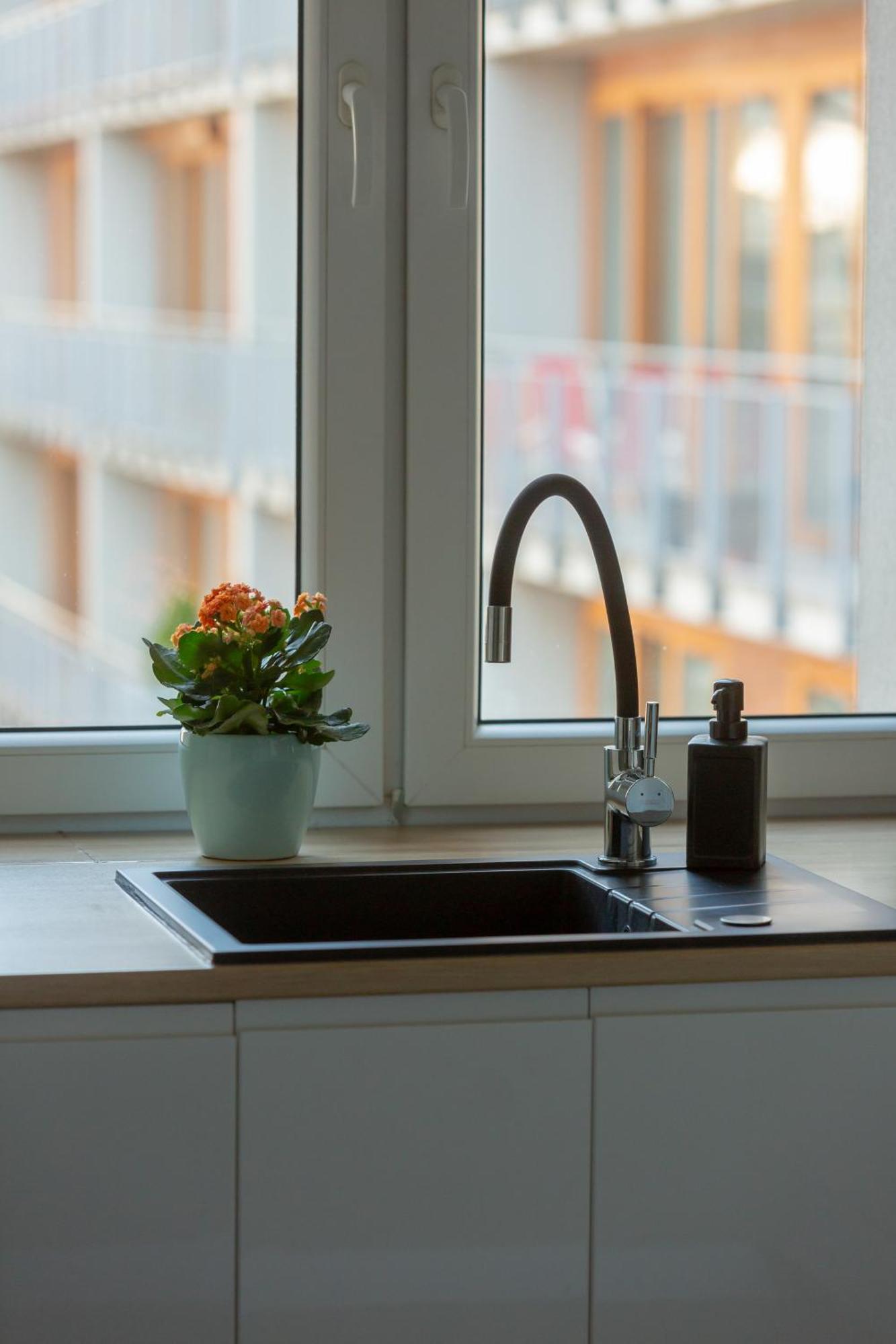 Central Apartment Emilii Plater By Noclegi Renters Варшава Экстерьер фото